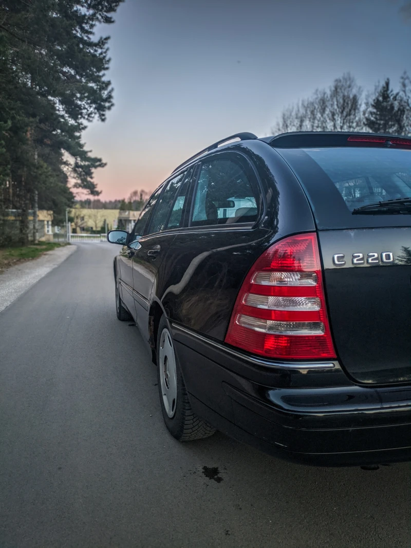 Mercedes-Benz C 220 Avantgarde FaceLift T-Model, снимка 11 - Автомобили и джипове - 46235307