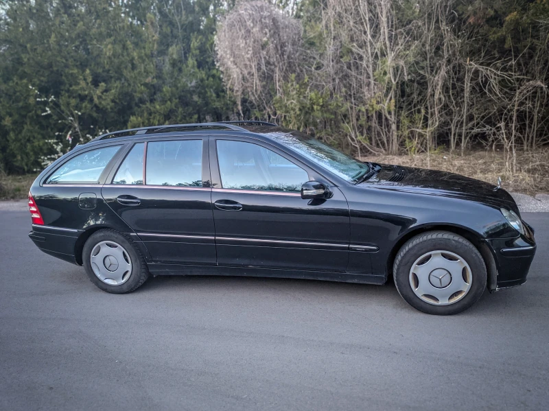 Mercedes-Benz C 220 Avantgarde FaceLift T-Model, снимка 9 - Автомобили и джипове - 46235307