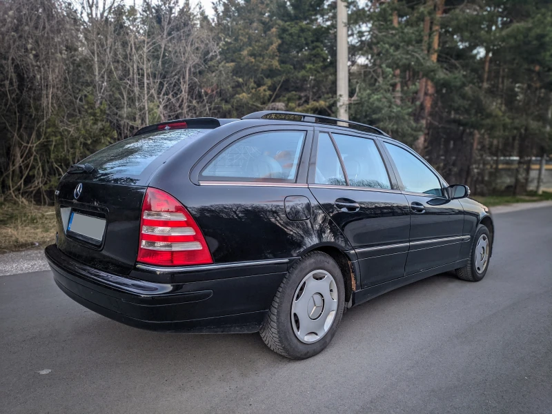 Mercedes-Benz C 220 Avantgarde FaceLift T-Model, снимка 10 - Автомобили и джипове - 46235307