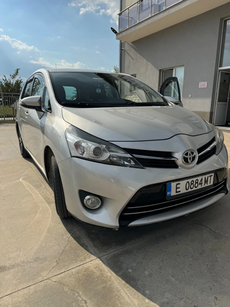 Toyota Verso 1.6 D4D, снимка 1 - Автомобили и джипове - 47058557