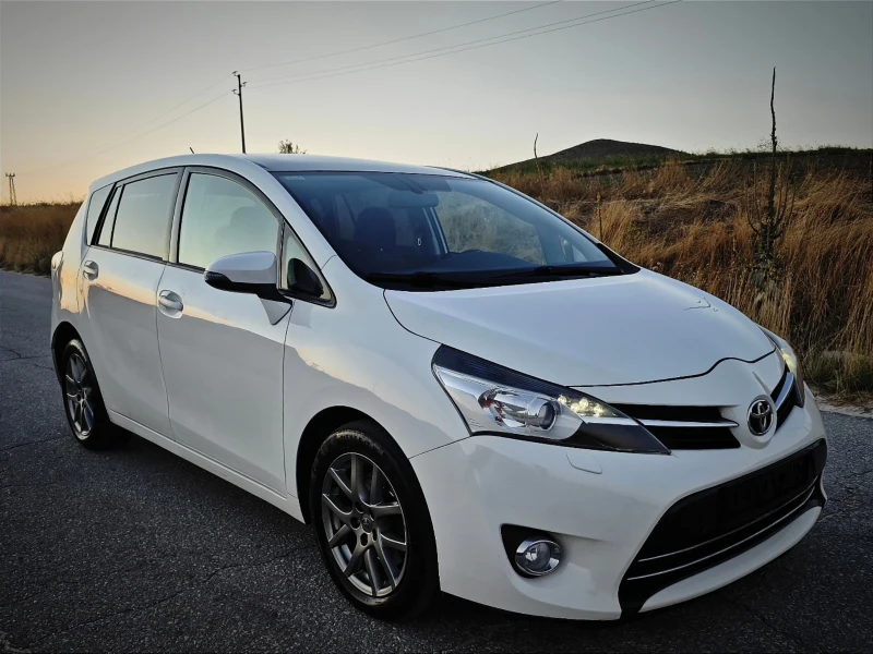 Toyota Verso * Avtomat* Navi* 7Mesta* Panorama* , снимка 3 - Автомобили и джипове - 47225587