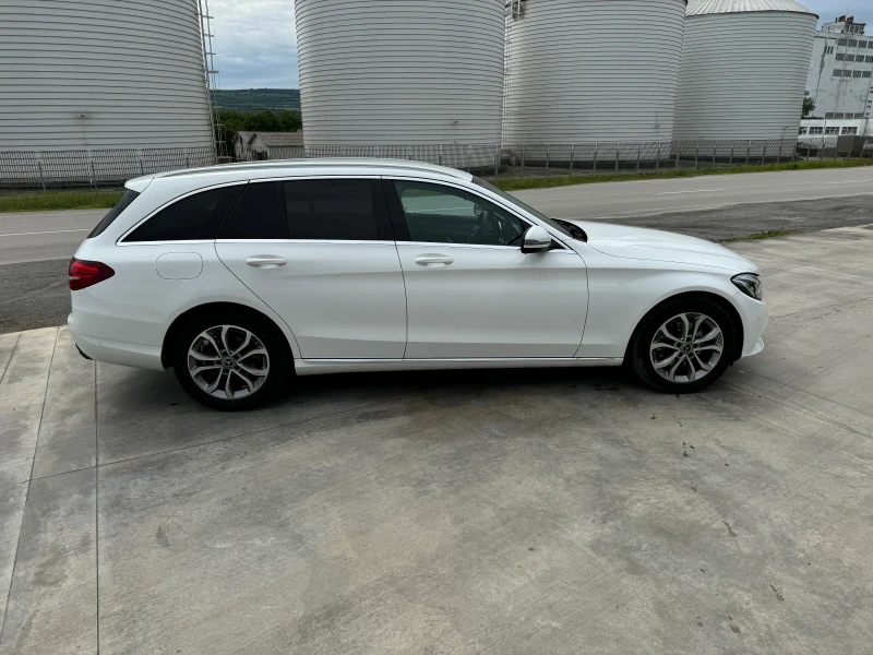 Mercedes-Benz C 220 220 D 17 коня, снимка 4 - Автомобили и джипове - 47547655