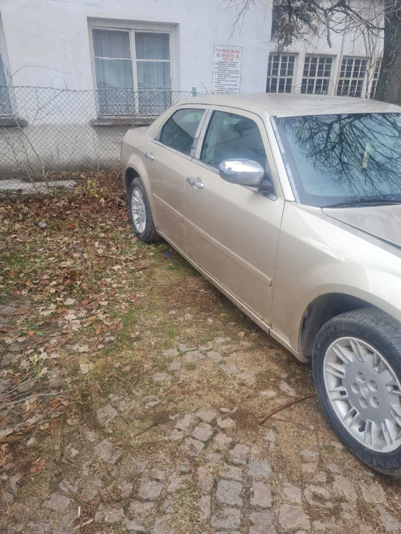 Chrysler 300c 2.7, снимка 5 - Автомобили и джипове - 48329369