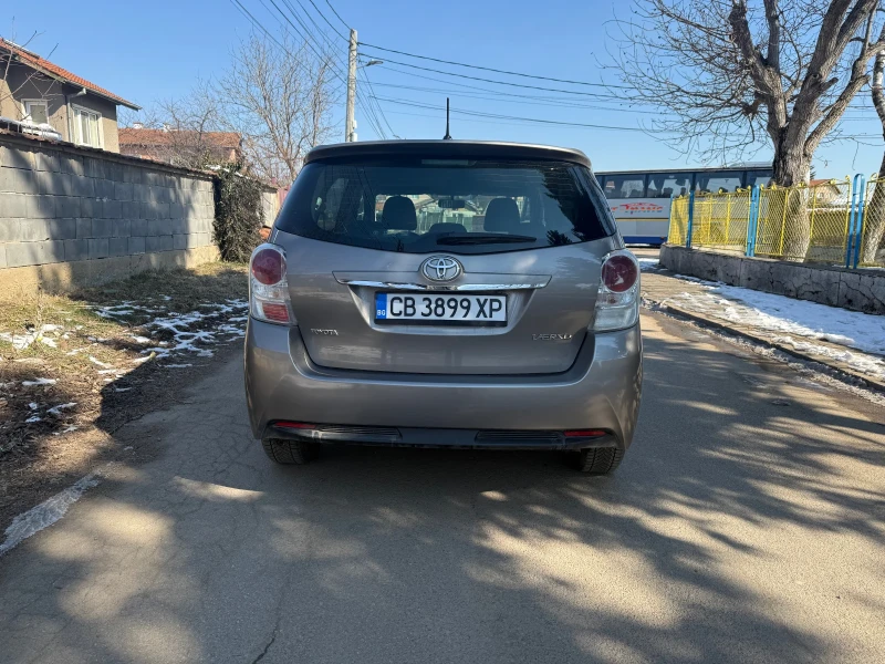 Toyota Verso 1.6 112hp, снимка 7 - Автомобили и джипове - 49248154