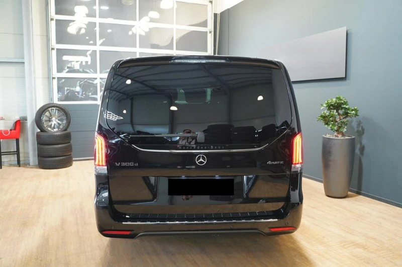 Mercedes-Benz V 300 d/AMG/4-MATIC/EXTRALONG/AIRMATIC/BURMES/360/NIGHT/, снимка 4 - Автомобили и джипове - 51189384