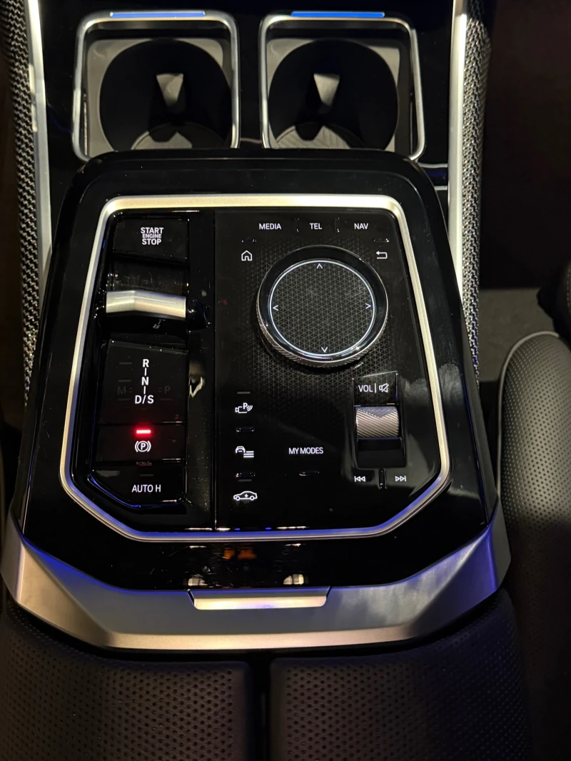 BMW 740 d xDrive M ел. врати B&W, снимка 13 - Автомобили и джипове - 52333330