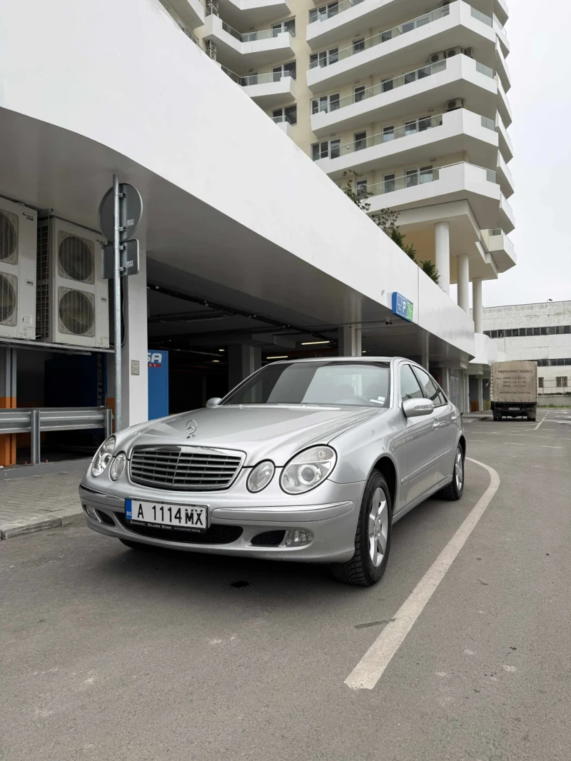 Mercedes-Benz E 220, снимка 4 - Автомобили и джипове - 52892572