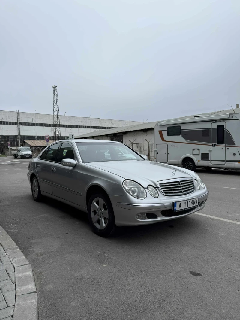 Mercedes-Benz E 220, снимка 5 - Автомобили и джипове - 52892572