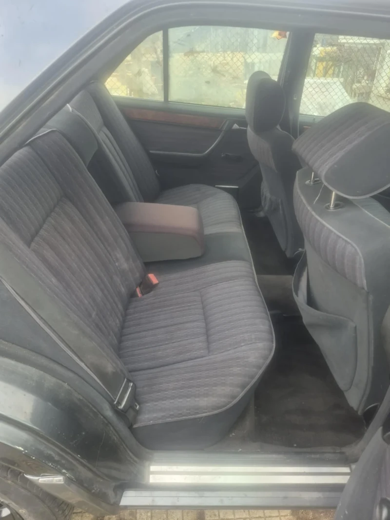 Mercedes-Benz 124, снимка 6 - Автомобили и джипове - 53133401