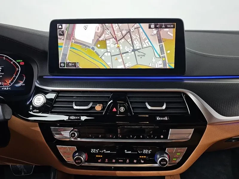 BMW 520  M Sports, снимка 13 - Автомобили и джипове - 56224606