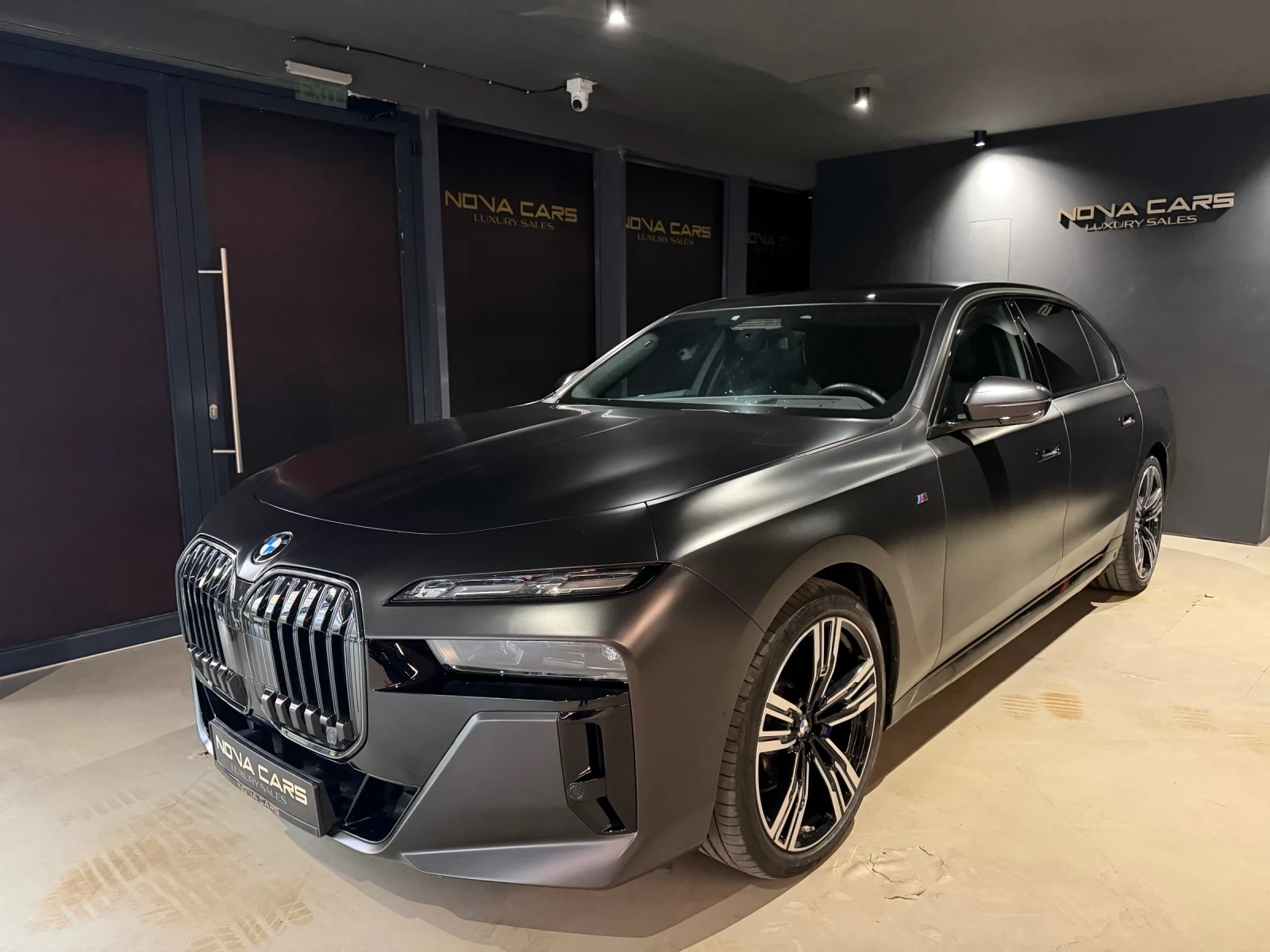 BMW 740 d xDrive M ел. врати B&W, снимка 1