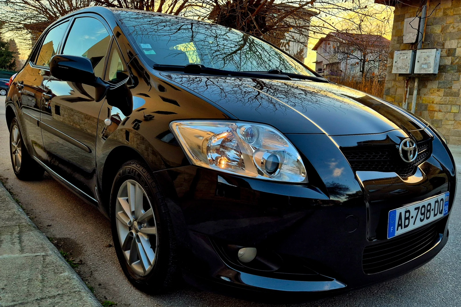 Toyota Auris 2.0d4d-EXCLUSIVE-верига-нави-6скорости-japan, снимка 1