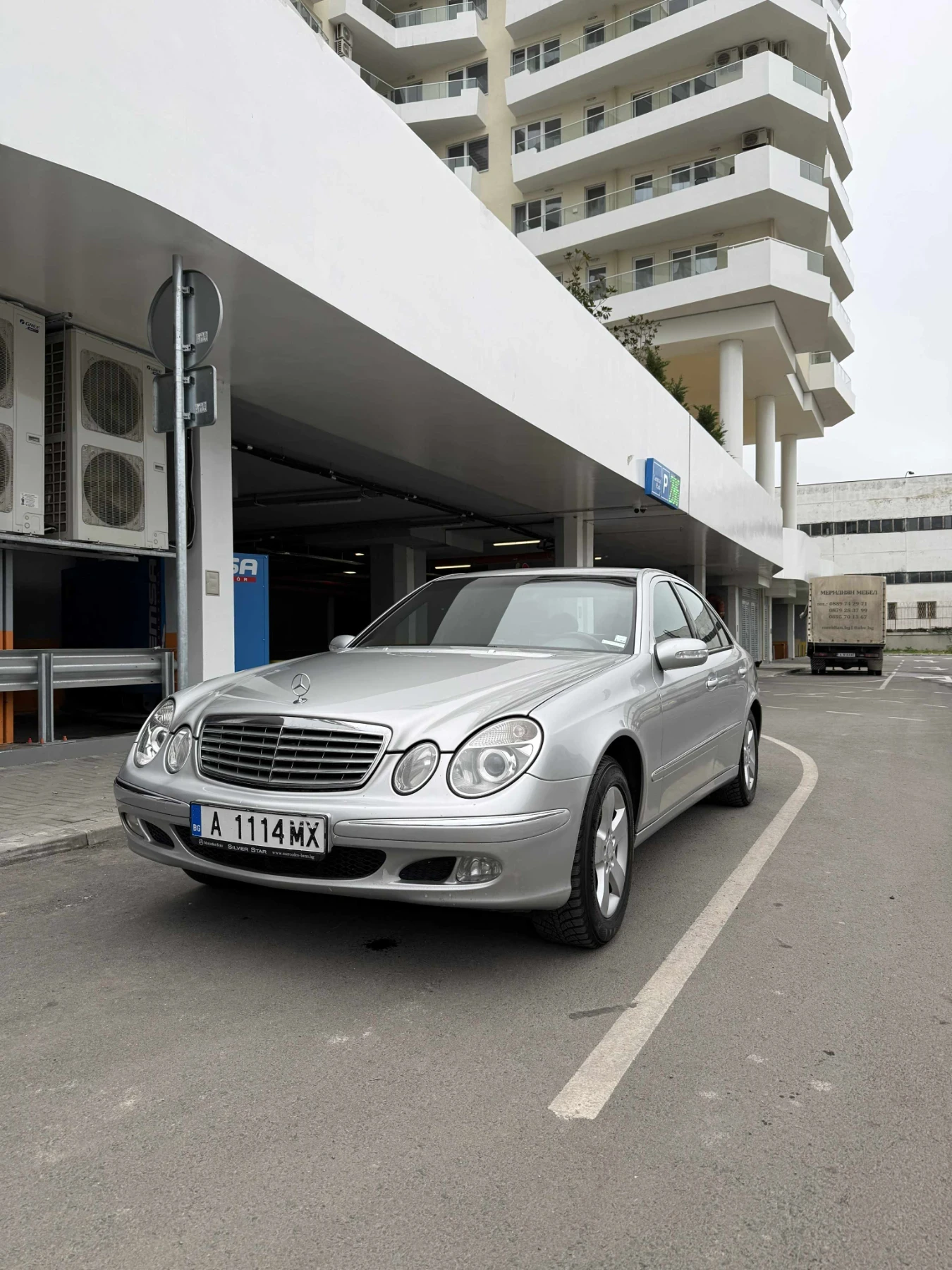 Mercedes-Benz E 220, снимка 1