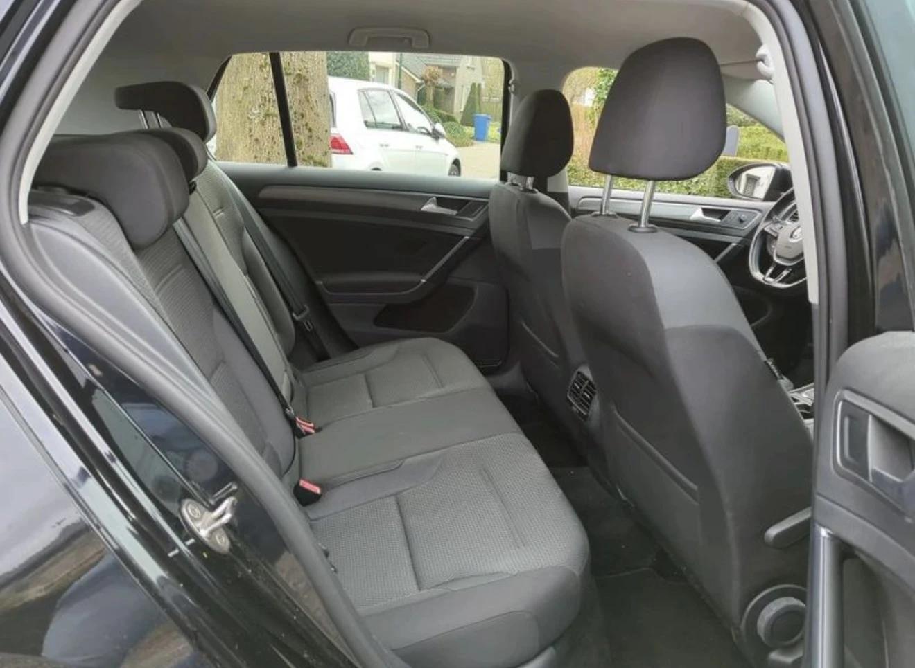 VW Golf  VII-Electric - изображение 8