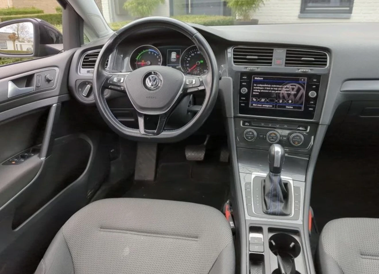 VW Golf  VII-Electric - изображение 6