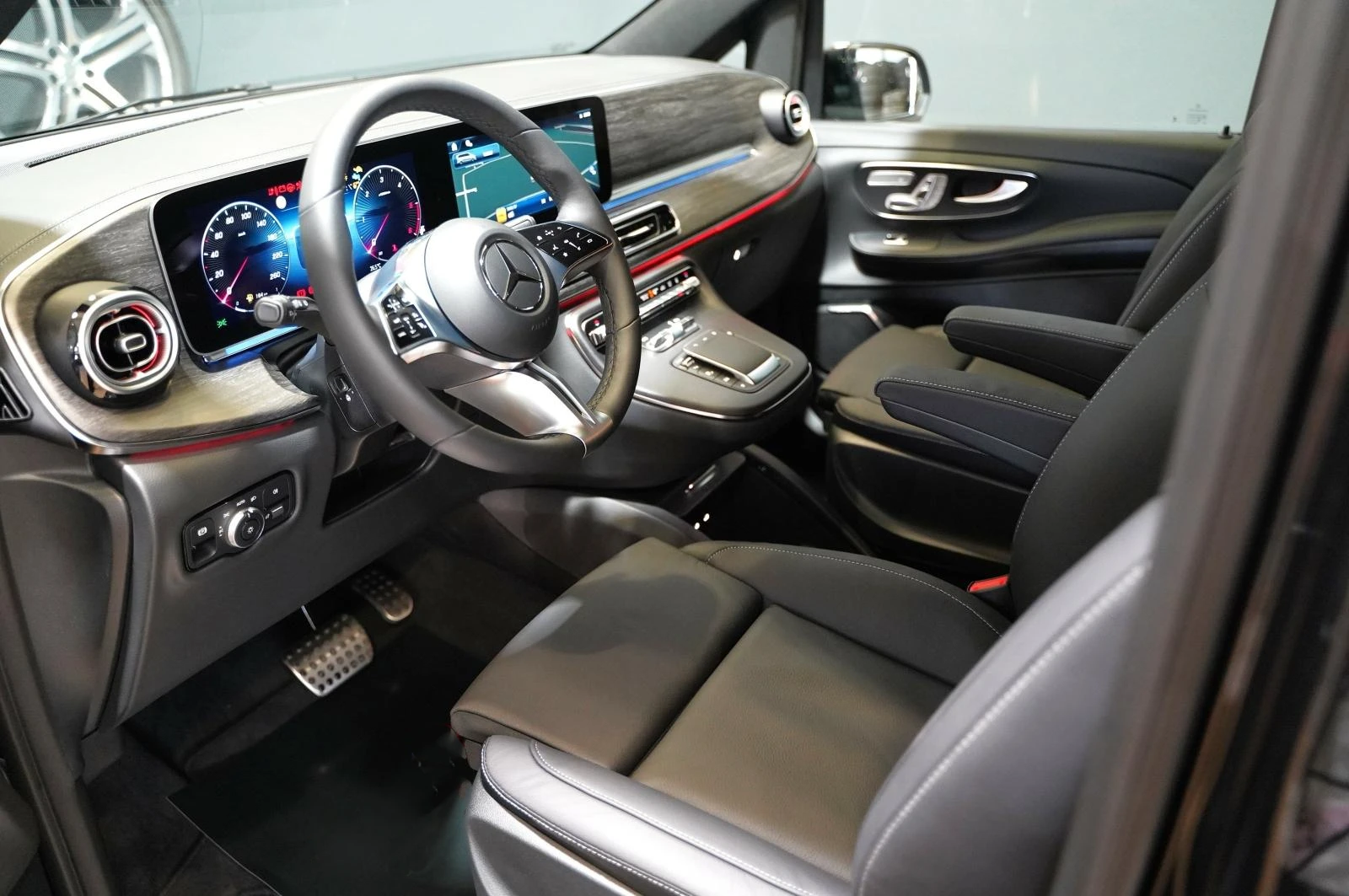 Mercedes-Benz V 300 d/AMG/4-MATIC/EXTRALONG/AIRMATIC/BURMES/360/NIGHT/ - изображение 7