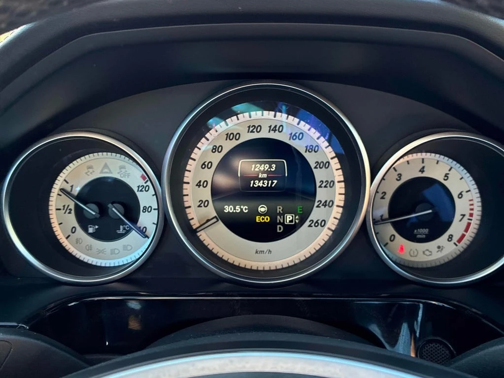 Mercedes-Benz E 500 * 550 * CARFAX * БЕЗ ПЪРВОНАЧАЛНА ВНОСКА - изображение 8