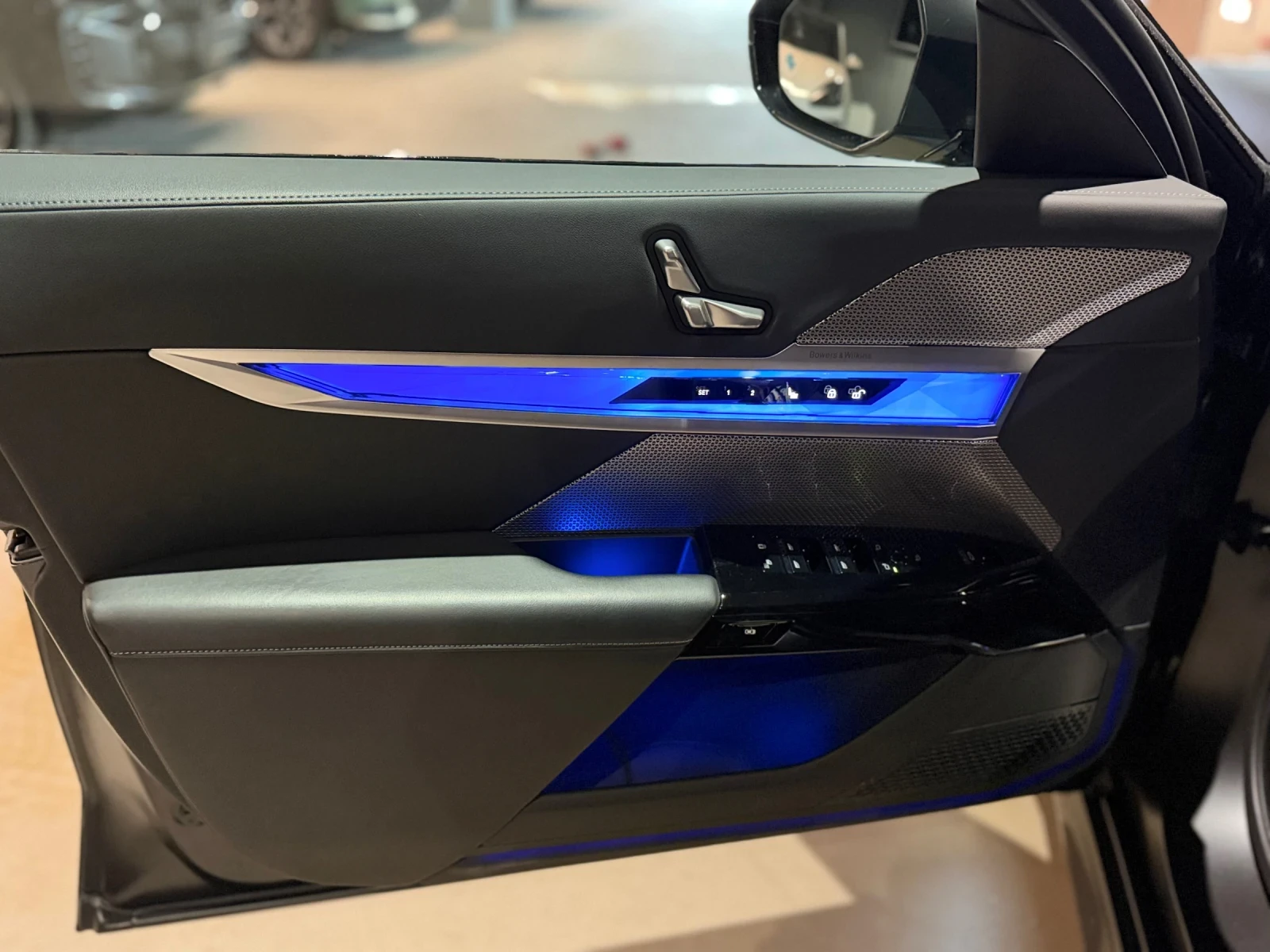 BMW 740 d xDrive M ел. врати B&W - изображение 5