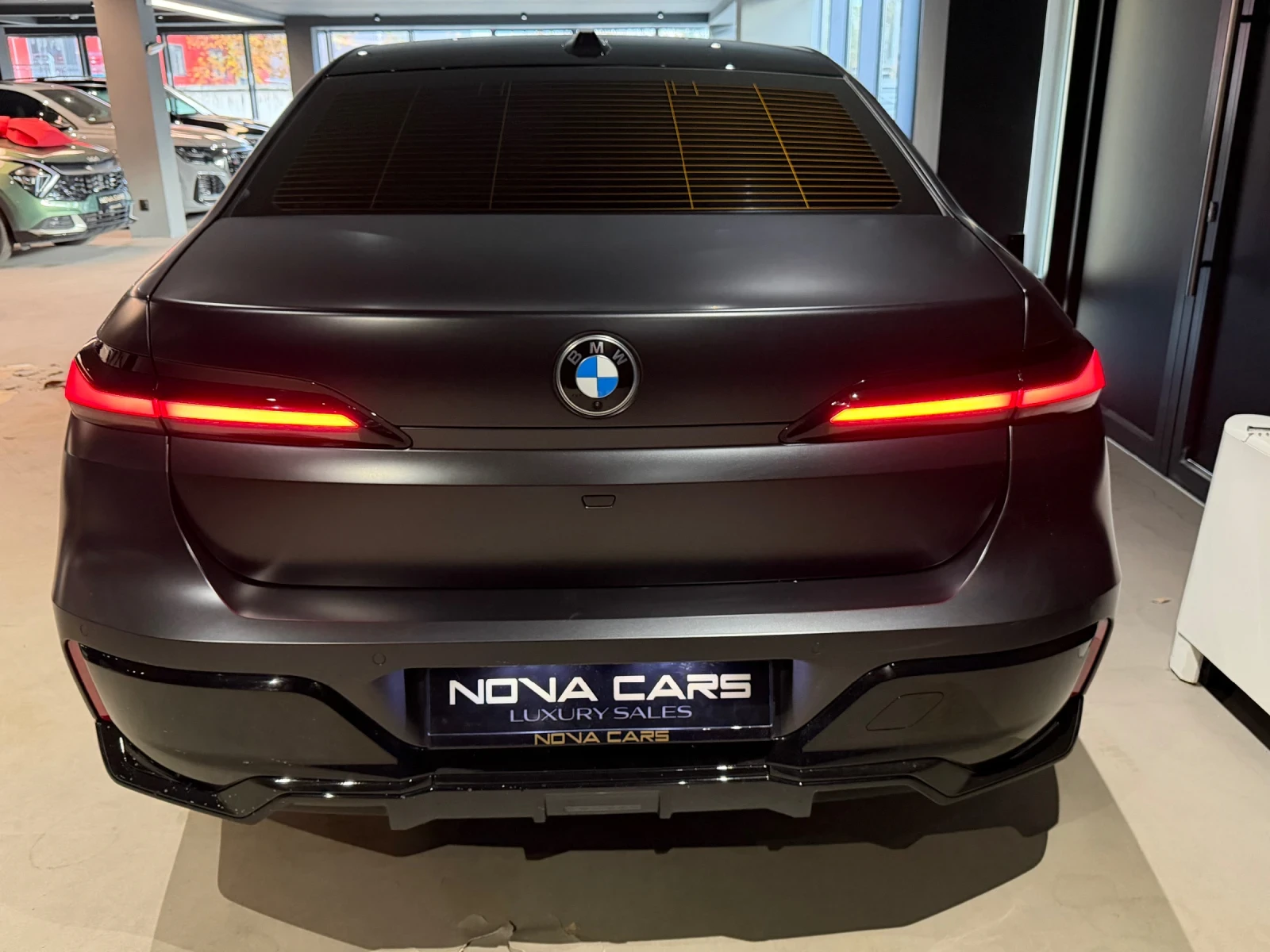 BMW 740 d xDrive M .  B&W | Mobile.bg   17