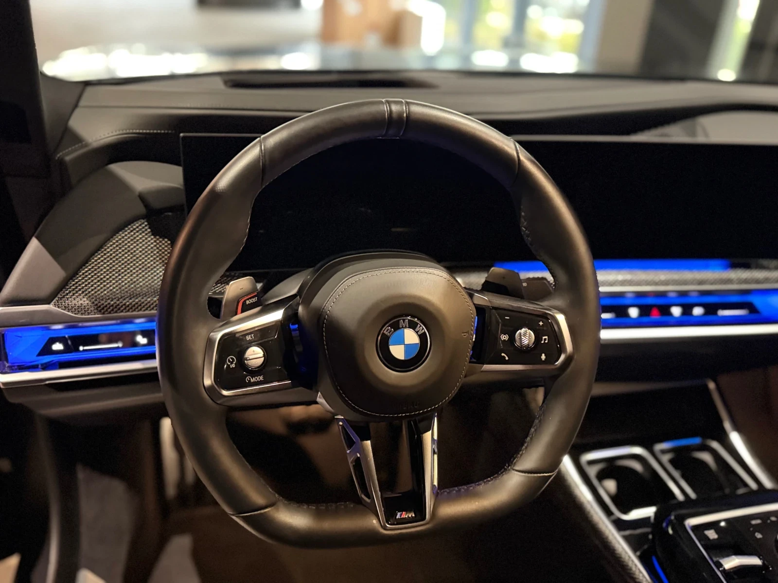BMW 740 d xDrive M ел. врати B&W - изображение 8
