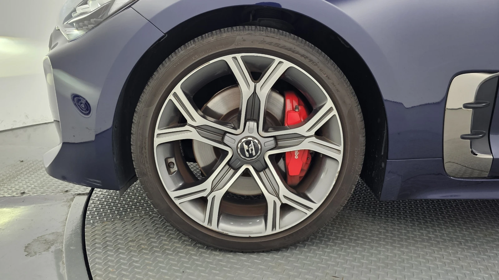 Kia Stinger 2.0T AWD PLATINUM - изображение 5