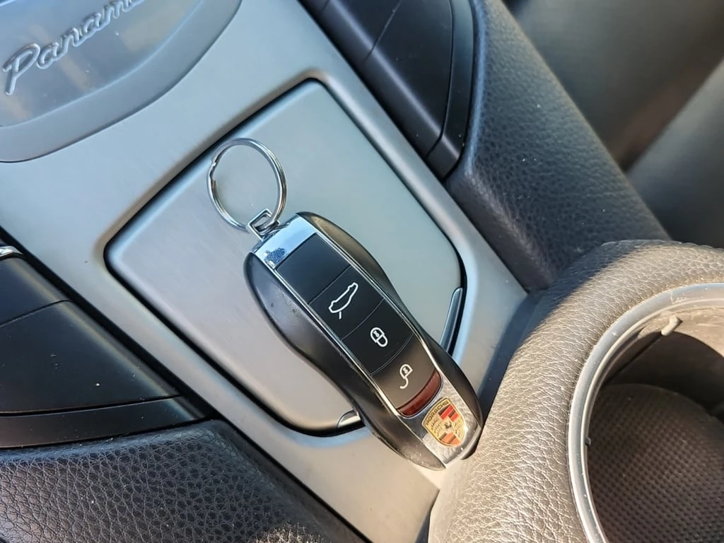 Porsche Panamera * 4 * CARFAX * БЕЗ ПЪРВОНАЧАЛНА ВНОСКА - изображение 8