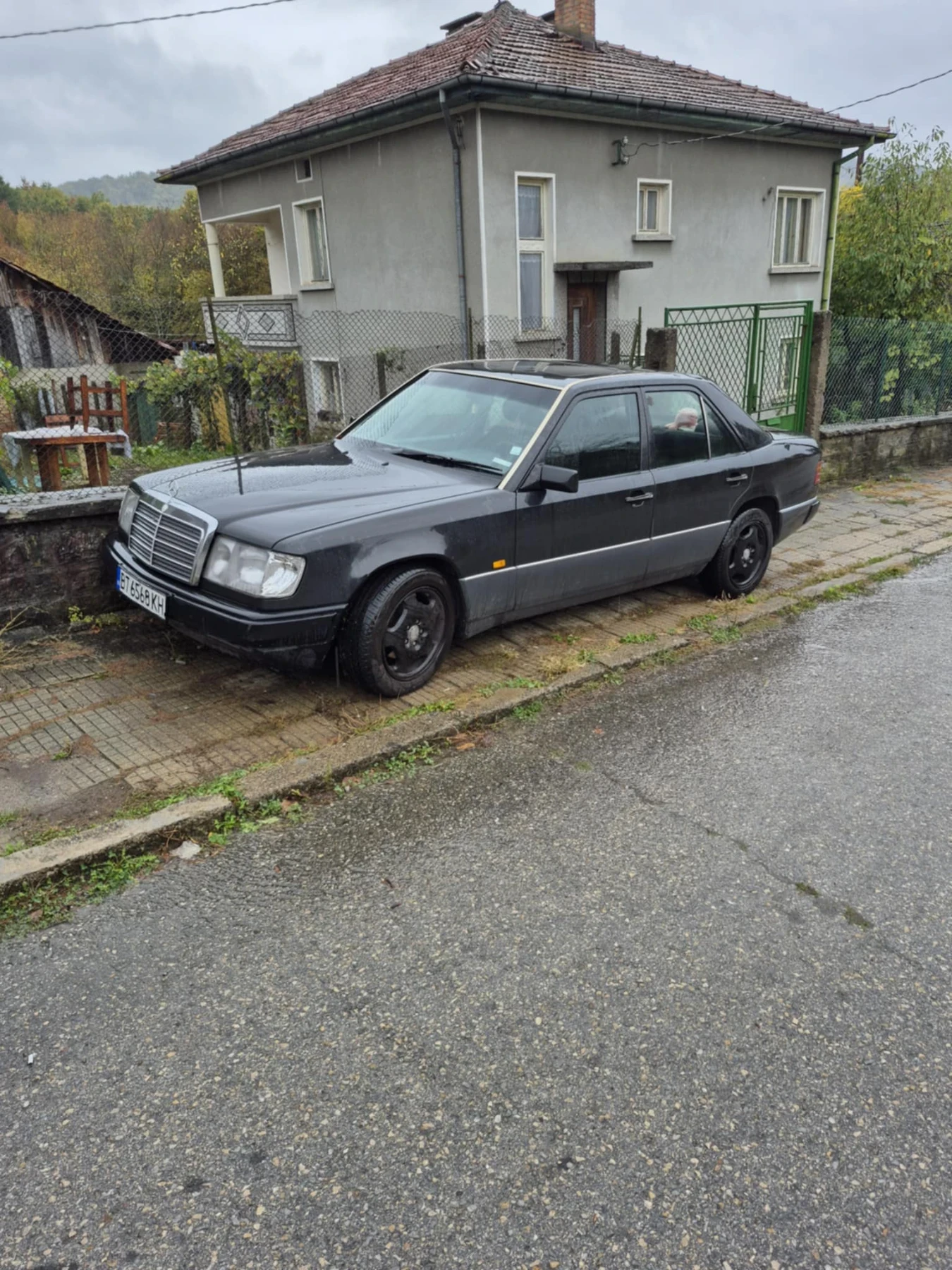 Mercedes-Benz 124  - изображение 2