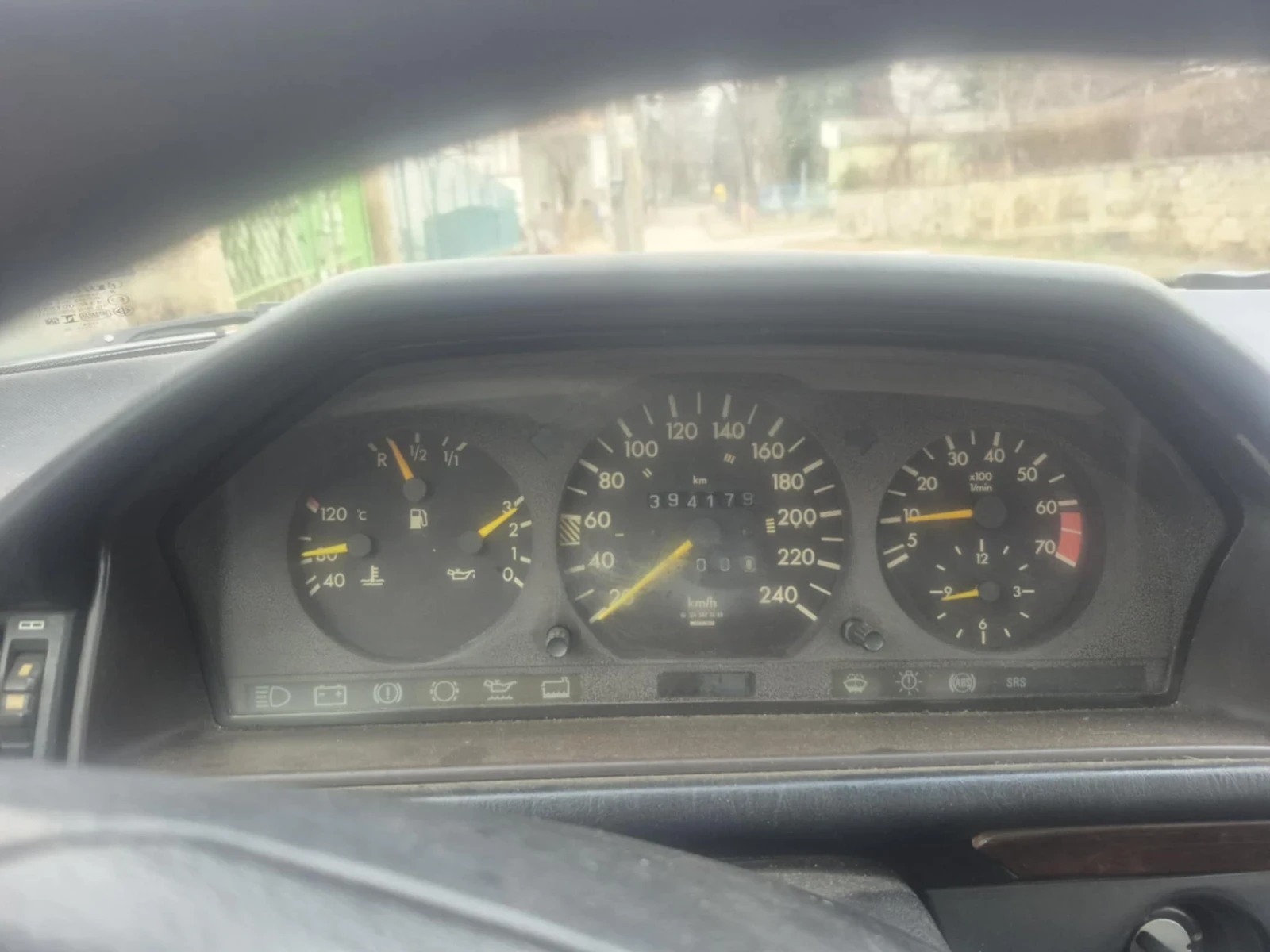 Mercedes-Benz 124  - изображение 4