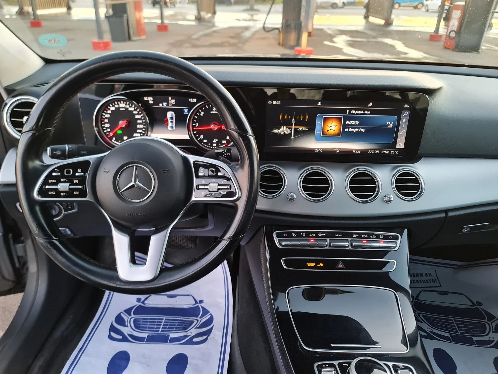 Mercedes-Benz E 220 ТОП ЦЕНА/AMG, снимка 11 - Автомобили и джипове - 53750663