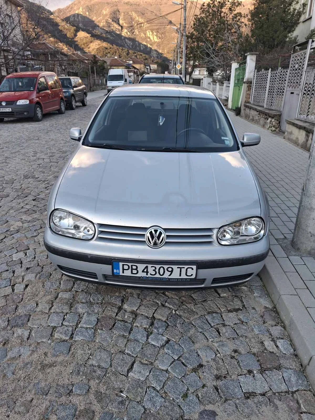 VW Golf 1.9 TDI, снимка 3 - Автомобили и джипове - 53758125