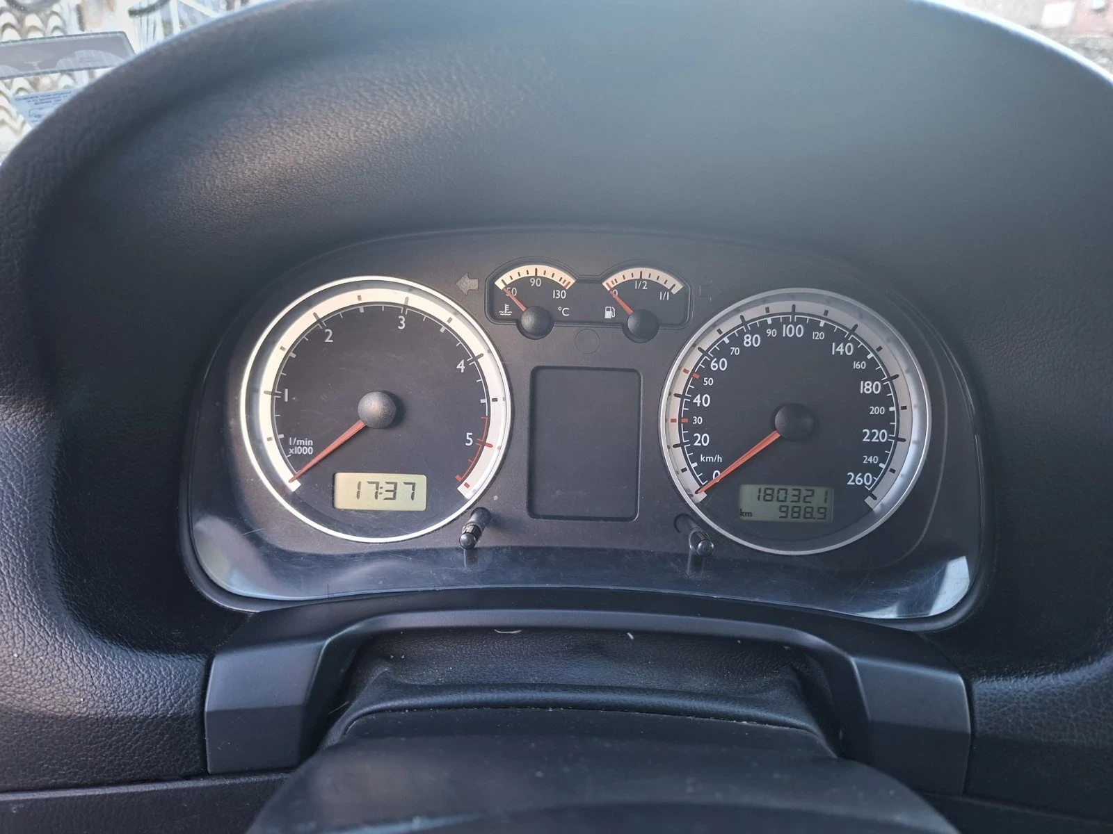 VW Golf 1.9 TDI, снимка 5 - Автомобили и джипове - 53758125