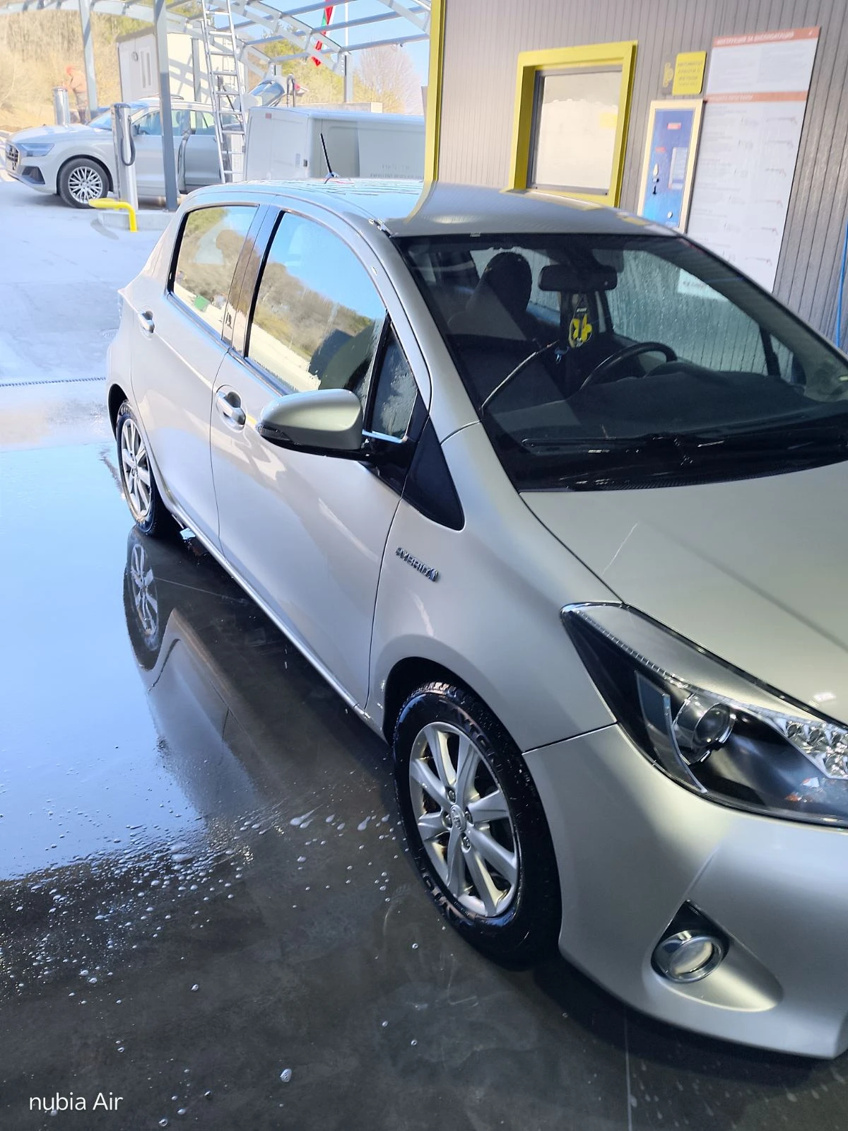 Toyota Yaris Hybrid, снимка 4 - Автомобили и джипове - 53859479