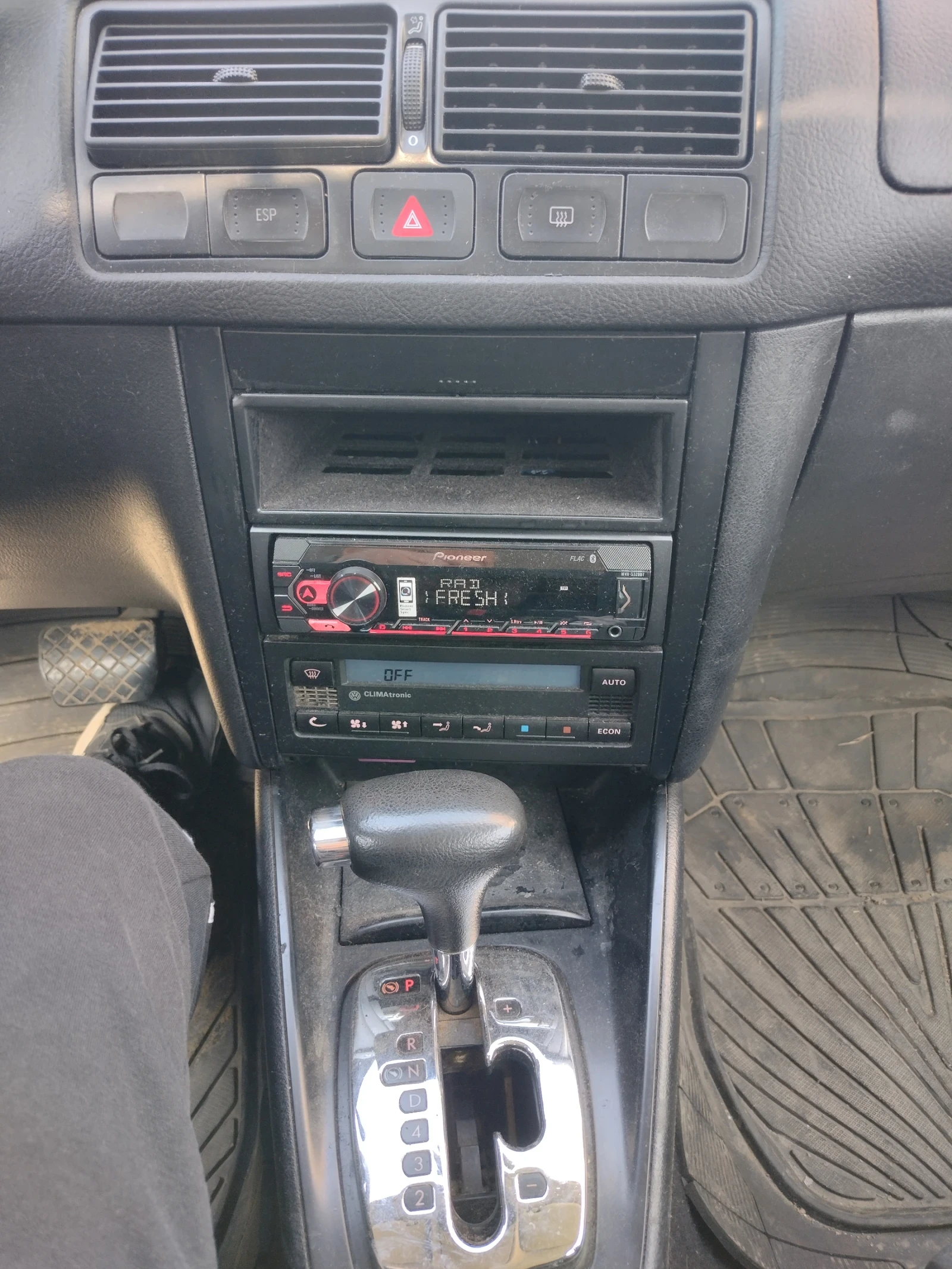 VW Golf, снимка 4 - Автомобили и джипове - 53865082