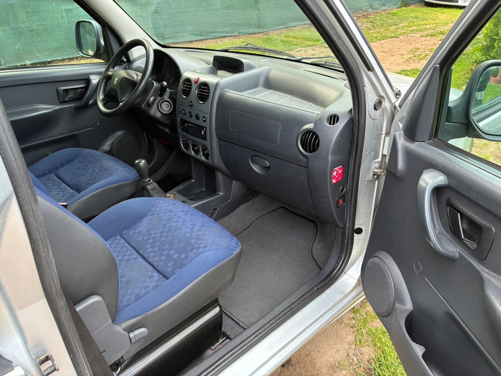 Peugeot Partner КЛИМАТИК, снимка 11 - Автомобили и джипове - 54475925