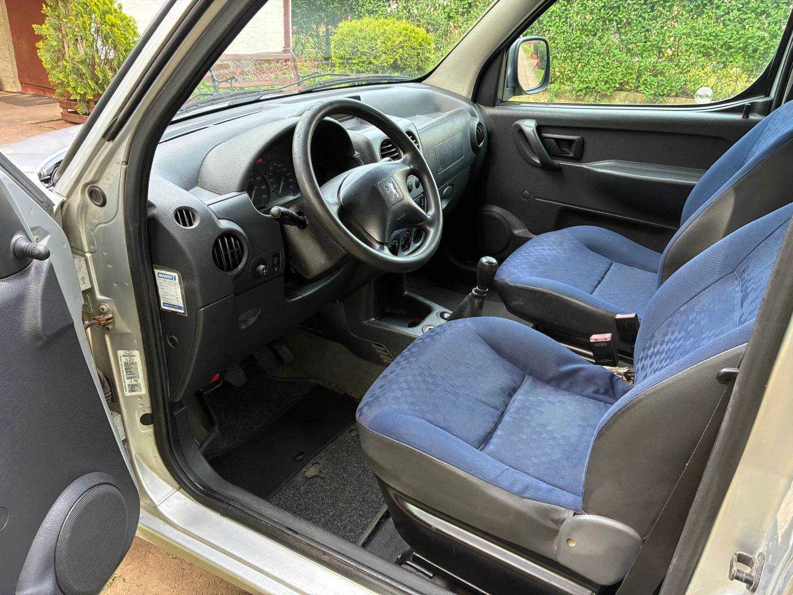Peugeot Partner КЛИМАТИК, снимка 9 - Автомобили и джипове - 54475925