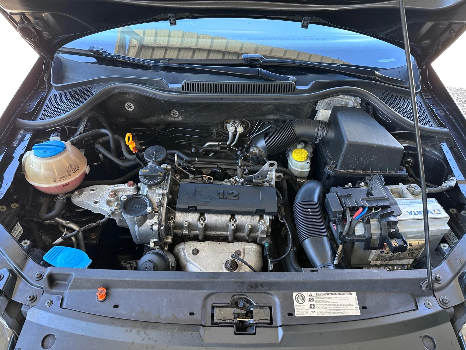 VW Polo 1.2i - КЛИМАТИК, снимка 16 - Автомобили и джипове - 54550235