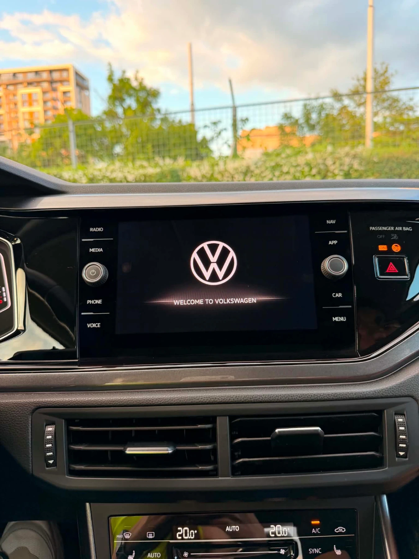 VW Taigo, снимка 8 - Автомобили и джипове - 54682957