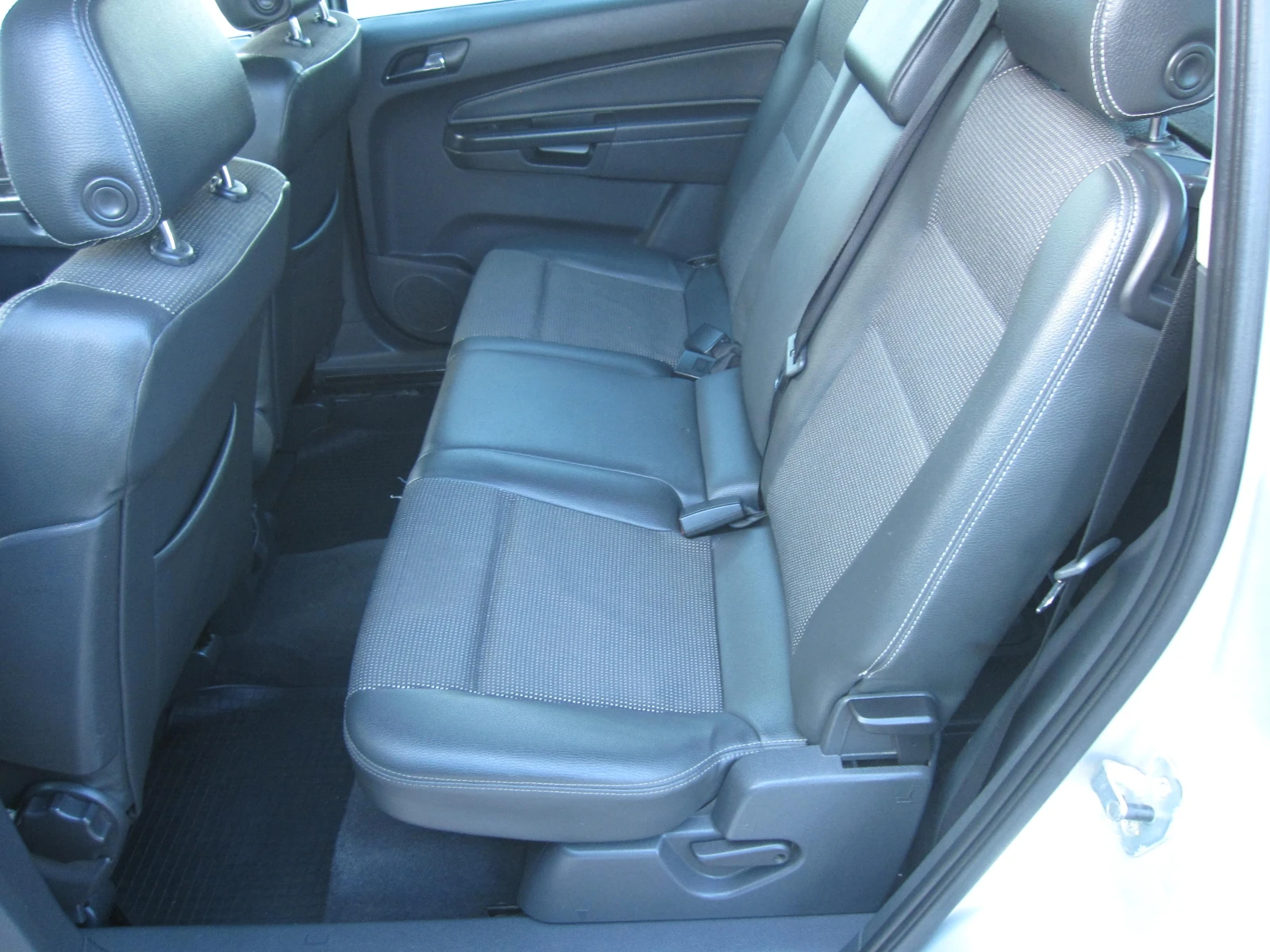 Opel Zafira 7места, Cosmo 1, 9-cdti, снимка 11 - Автомобили и джипове - 54759894