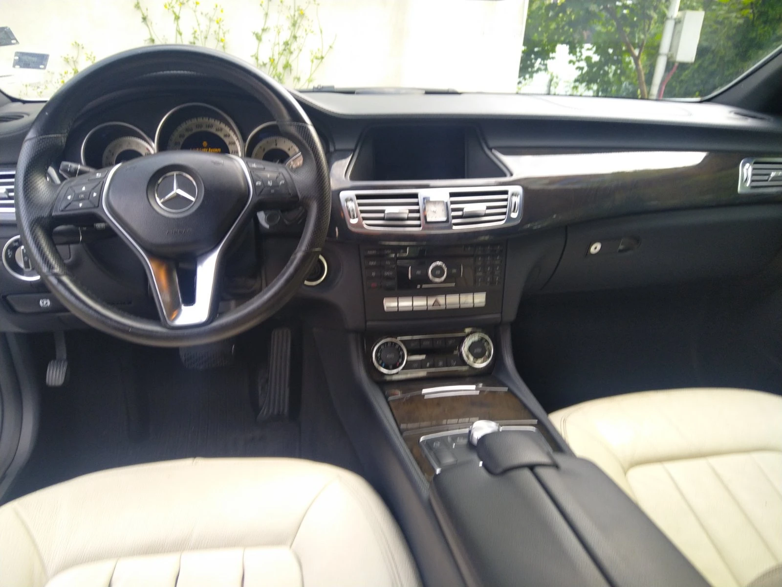 Mercedes-Benz CLS 350 3.0 CDi, снимка 10 - Автомобили и джипове - 54802399