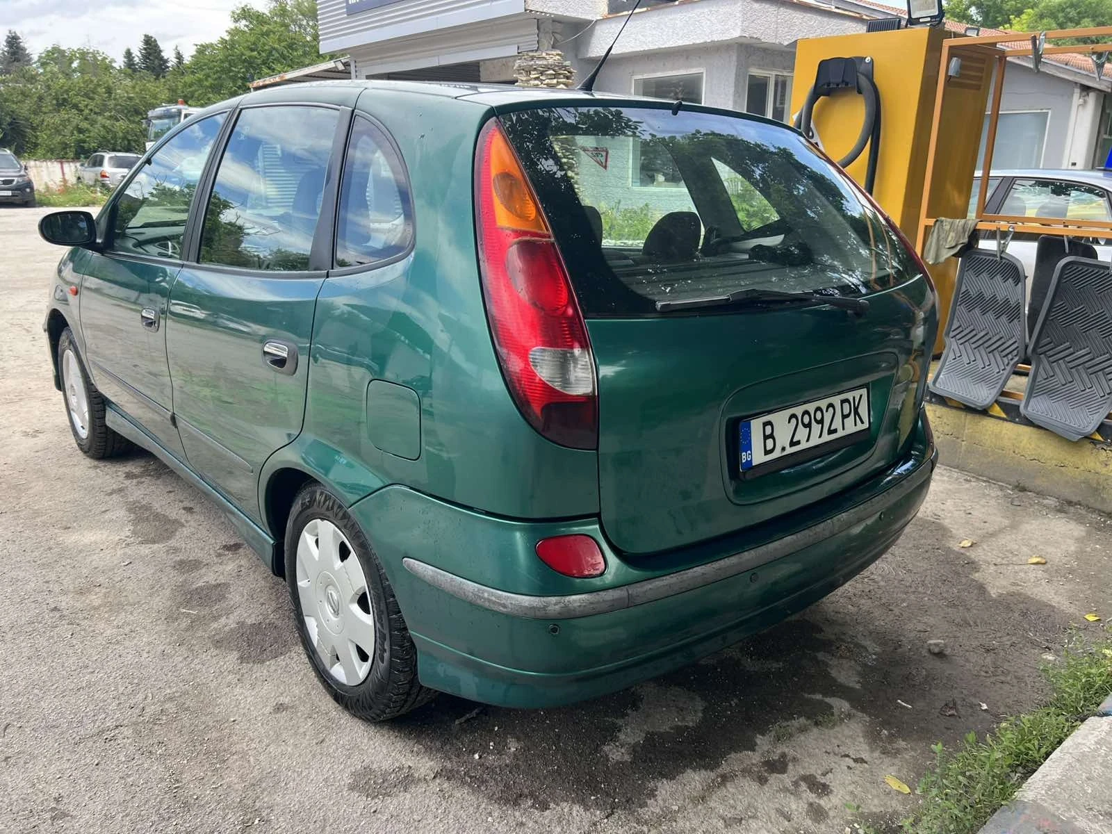 Nissan Almera tino 1.8, снимка 2 - Автомобили и джипове - 55077584