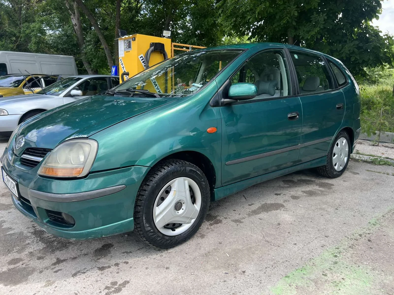 Nissan Almera tino 1.8