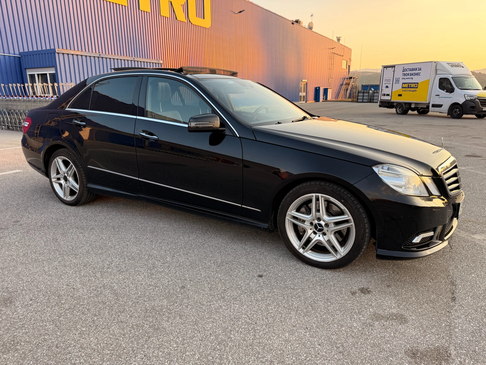 Mercedes-Benz E 500 AMG Line 4matic LPG Панорама масаж Night Visi, снимка 7 - Автомобили и джипове - 55695999