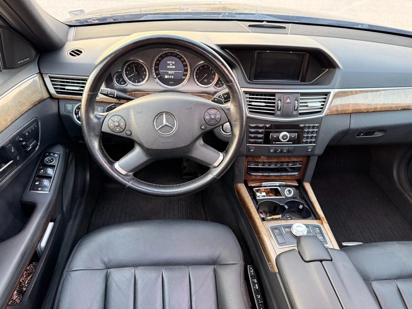 Mercedes-Benz E 500 AMG Line 4matic LPG Панорама масаж Night Visi, снимка 9 - Автомобили и джипове - 55695999