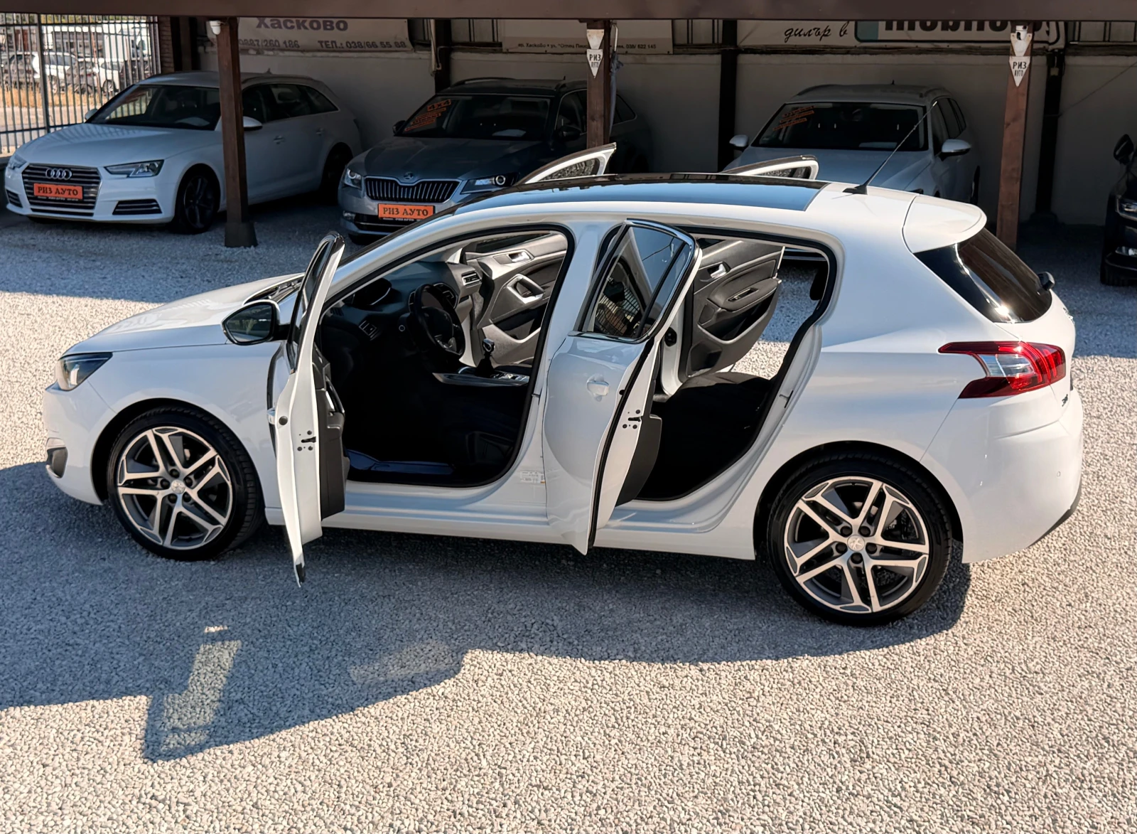 Peugeot 308 1.6HDI* PANORAMA* 6sk* NAVI* LED* FULLL* LIZING, снимка 11 - Автомобили и джипове - 55751606