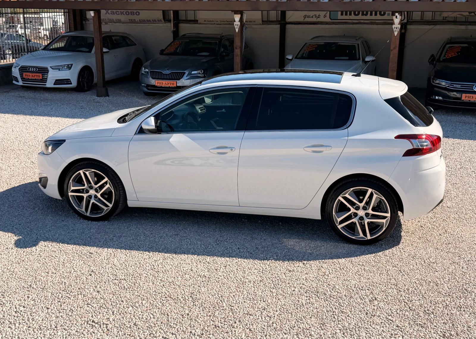 Peugeot 308 1.6HDI* PANORAMA* 6sk* NAVI* LED* FULLL* LIZING, снимка 13 - Автомобили и джипове - 55751606