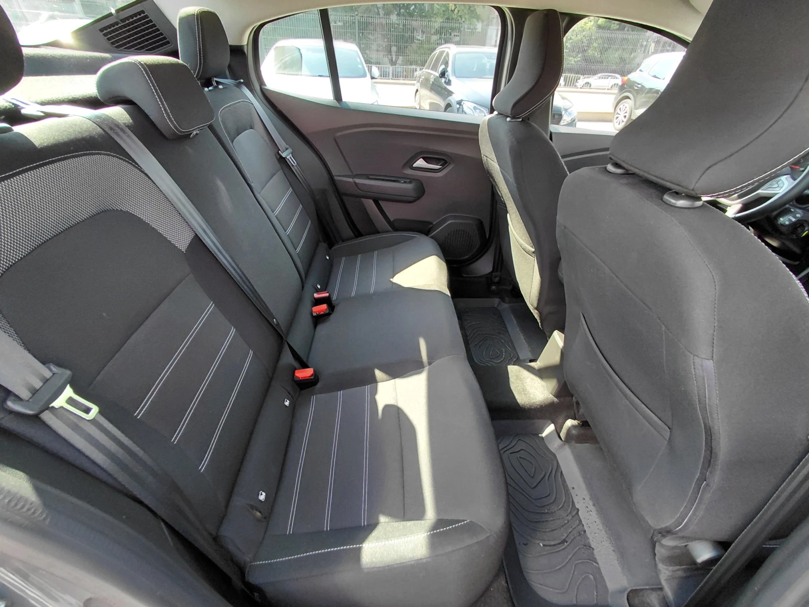 Dacia Logan Expression / 100к.с/Газ/Бензин, снимка 15 - Автомобили и джипове - 55816241