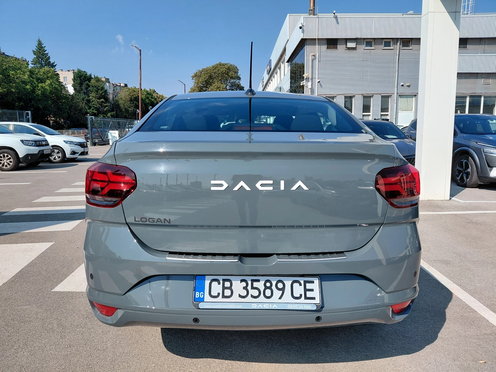 Dacia Logan Expression / 100к.с/Газ/Бензин, снимка 6 - Автомобили и джипове - 55816241