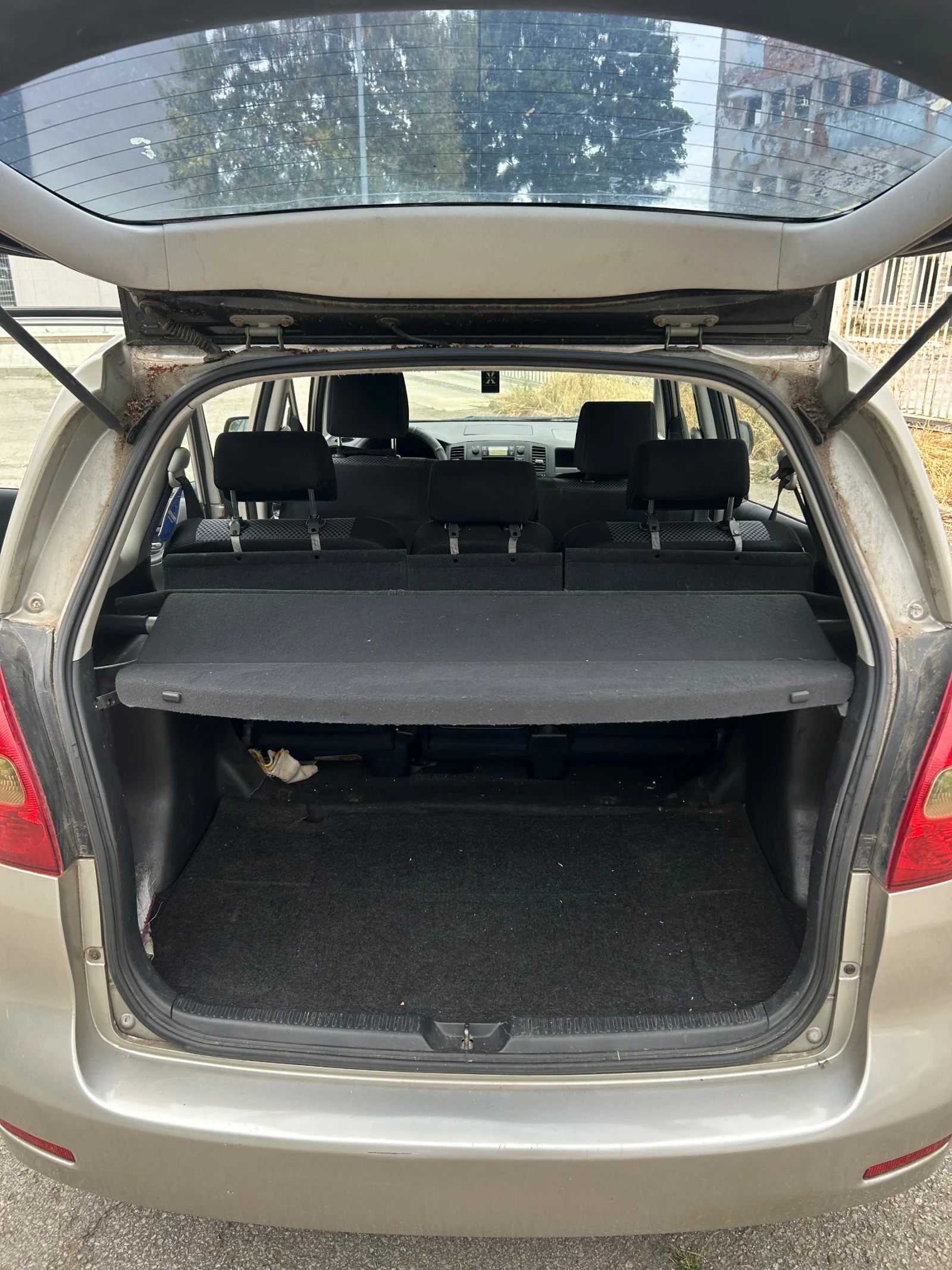 Toyota Corolla verso Corolla verso , снимка 10 - Автомобили и джипове - 55849781