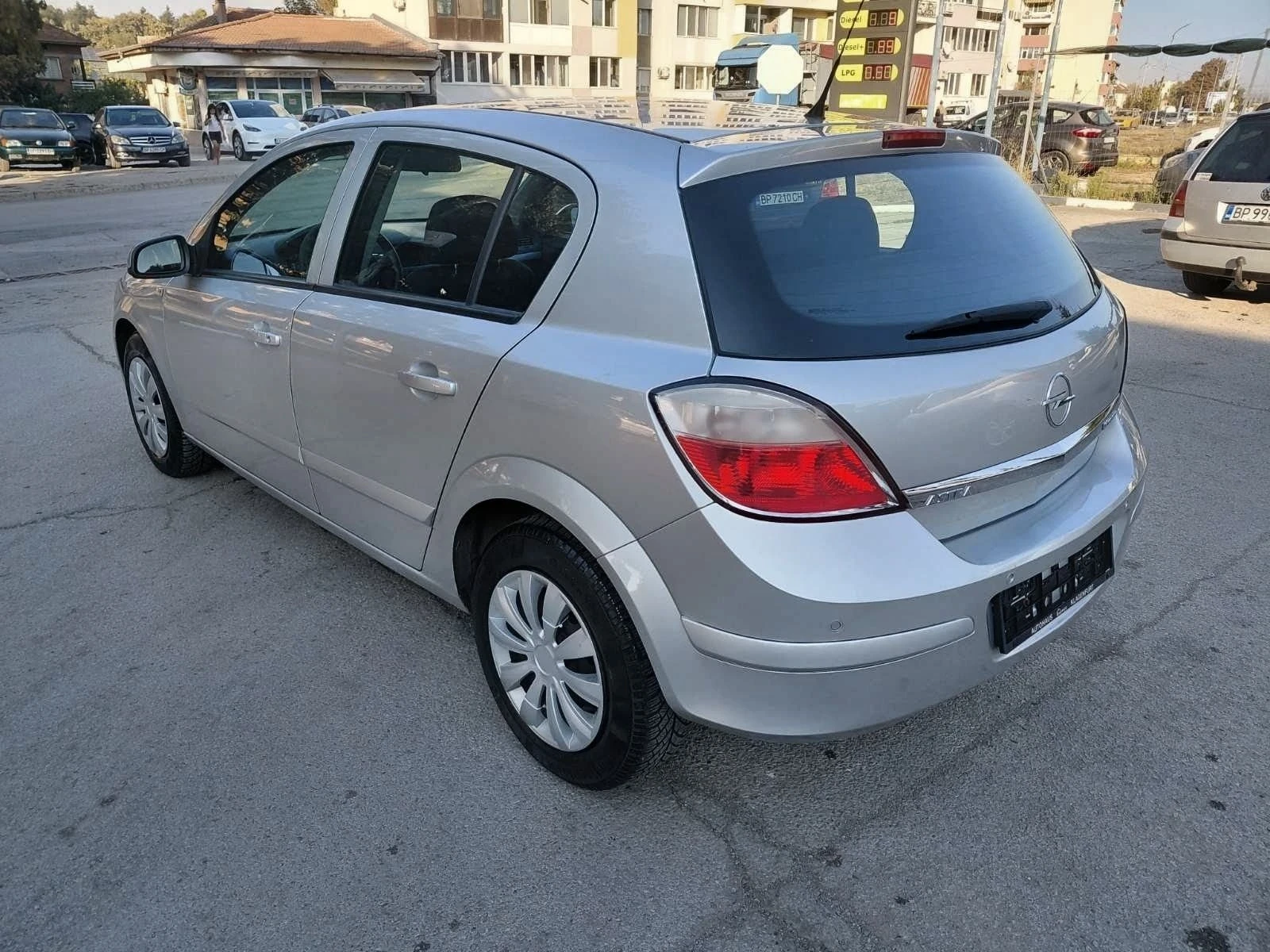 Opel Astra 1.6i, снимка 3 - Автомобили и джипове - 56417672