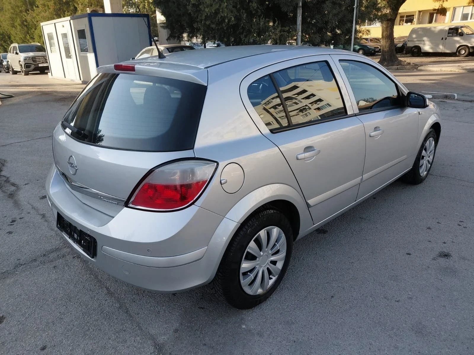 Opel Astra 1.6i, снимка 5 - Автомобили и джипове - 56417672